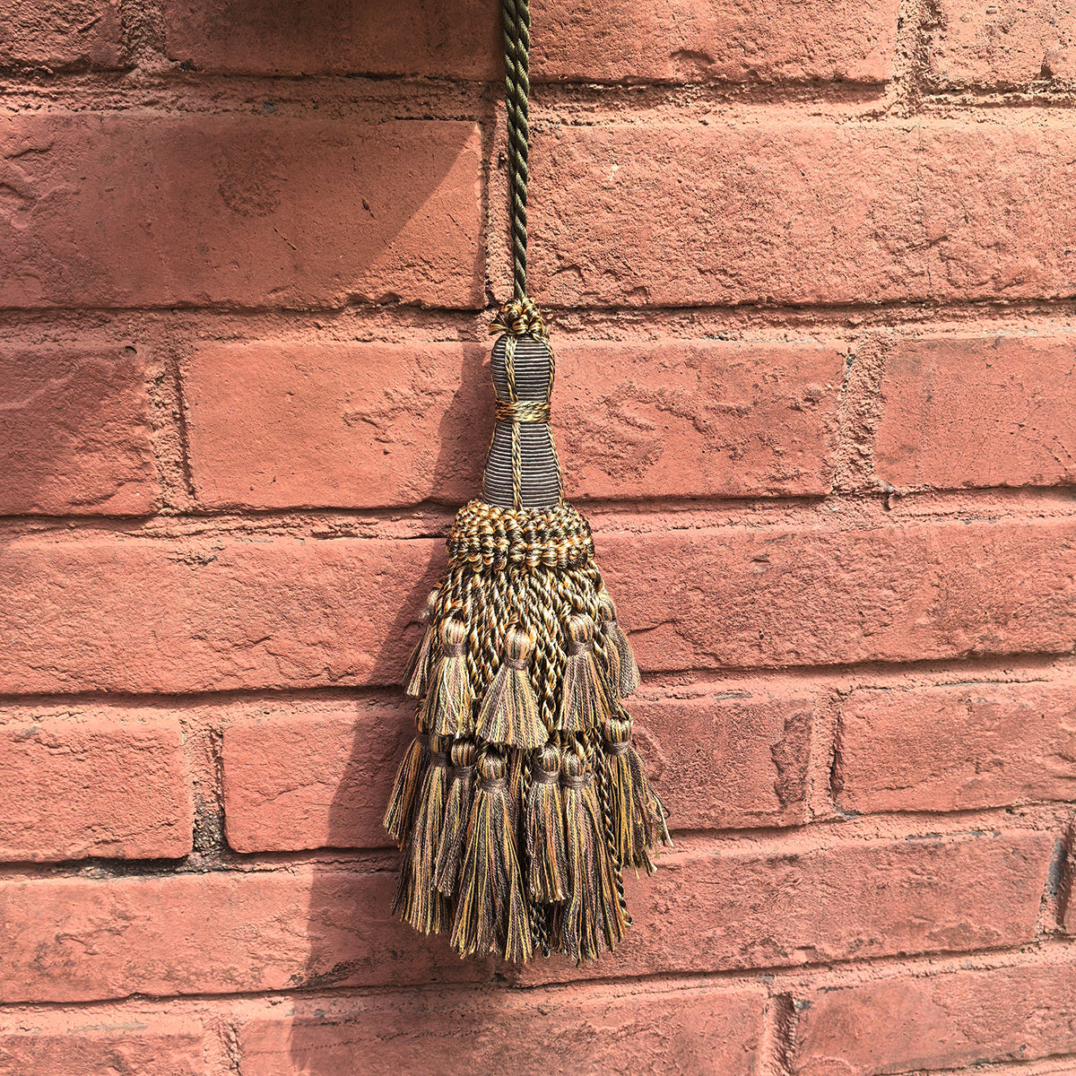 1 Pack Home Decor Tassel 9 x 4 E98326