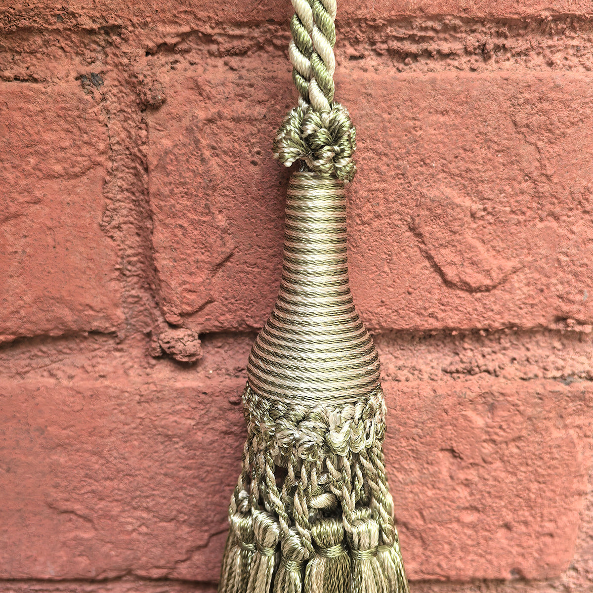 1 Pack Decorative Tassel 7 x 2 E96147