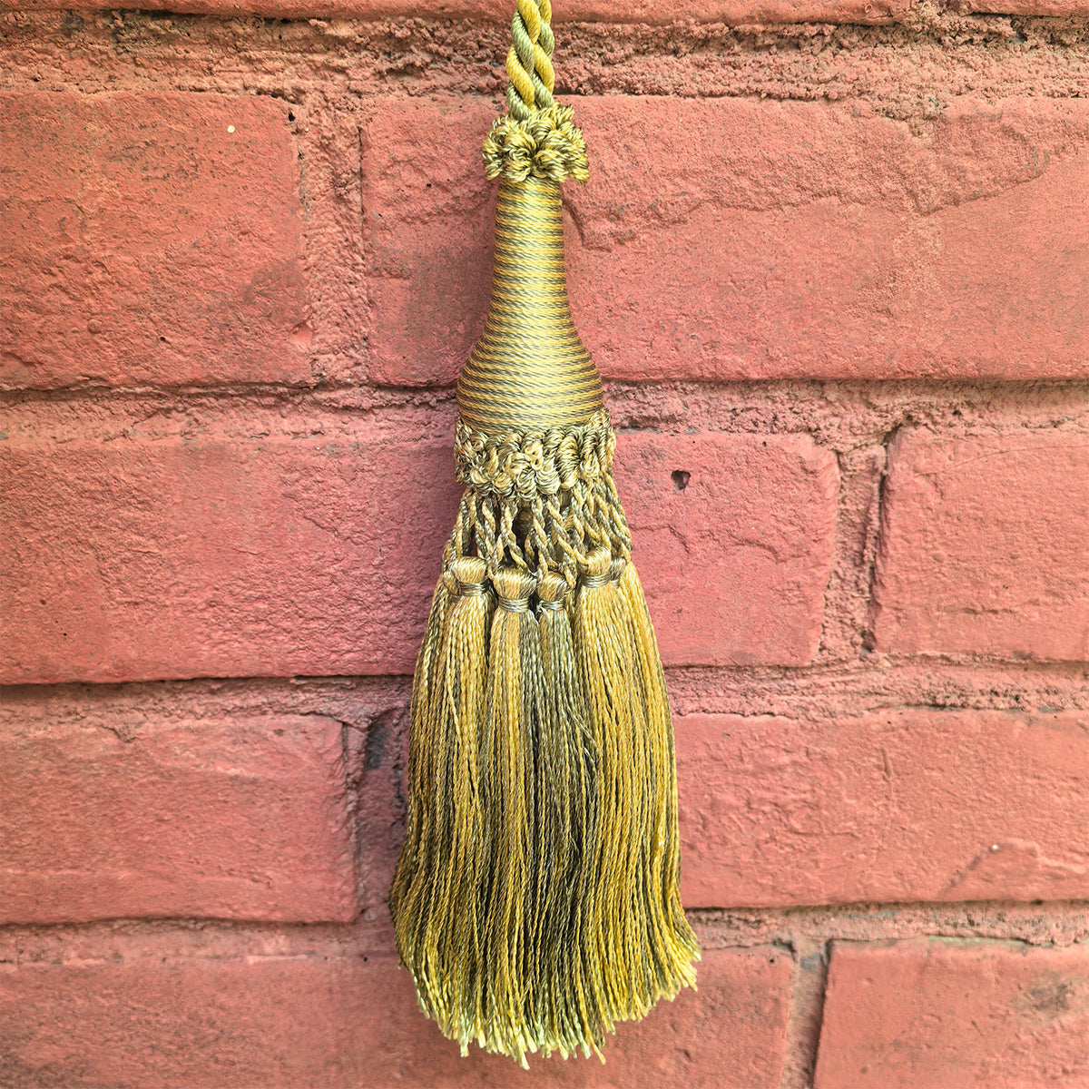 1 Pack Decorative Tassel 7 x 2 E96147