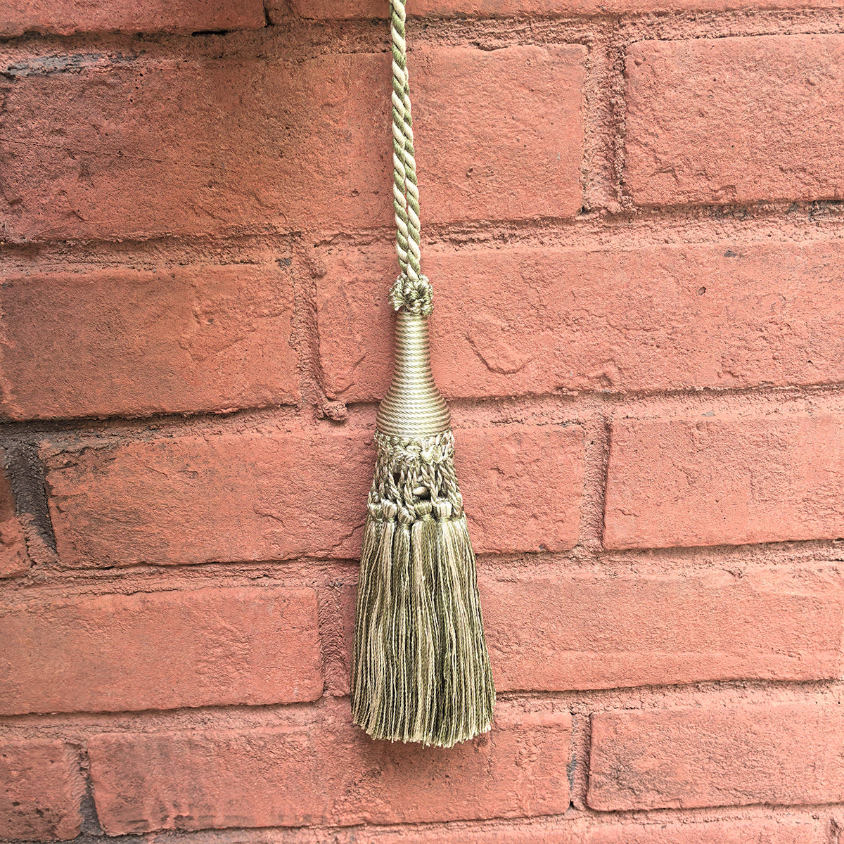 1 Pack Decorative Tassel 7 x 2 E96147