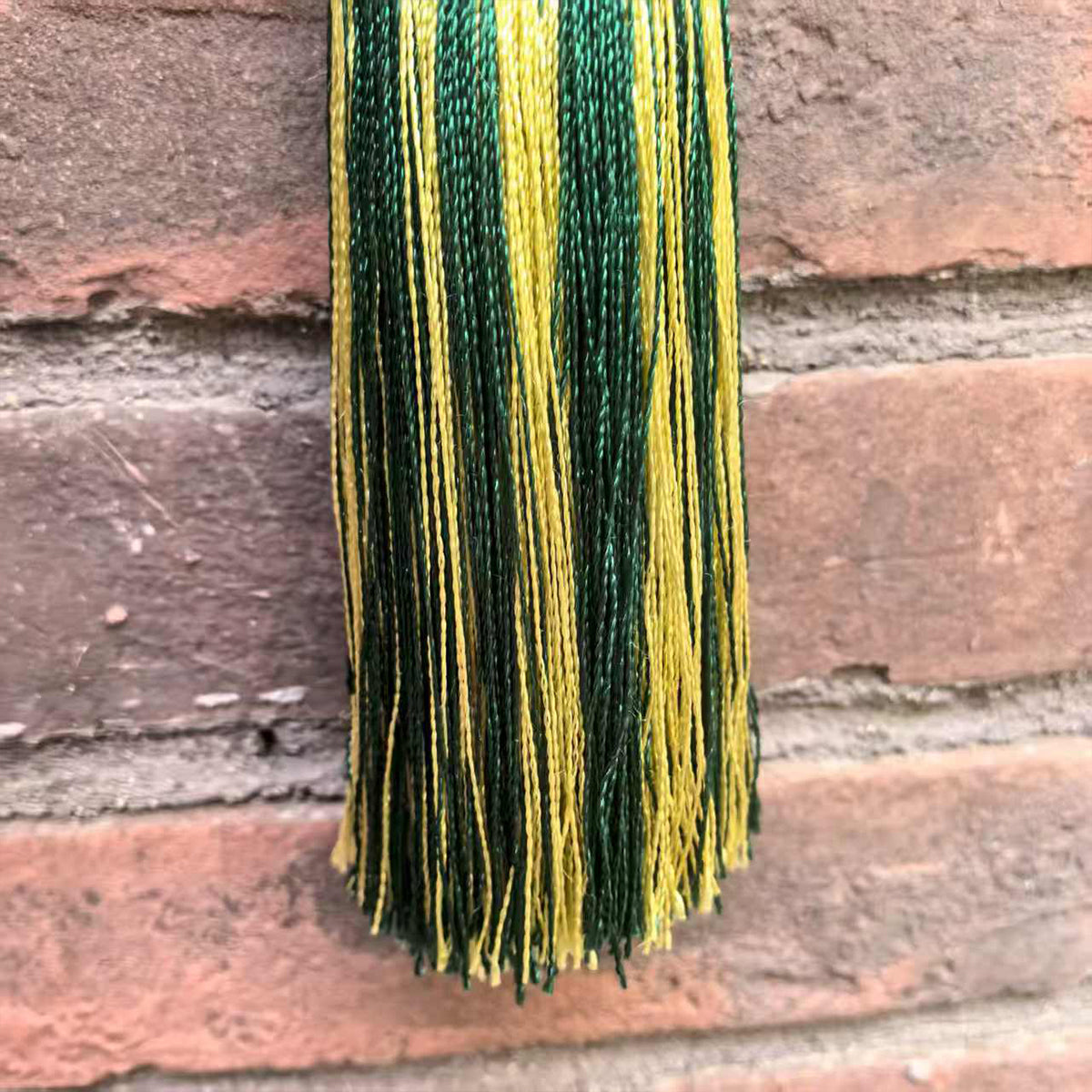 1 Pack Decorative Tassel 9 x 2.5 E9670