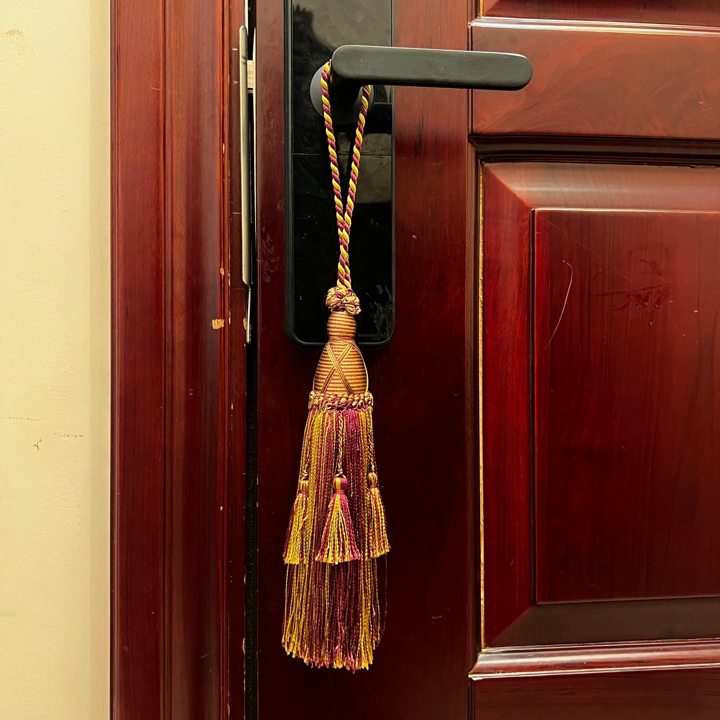 1 Pack Decorative Tassel 9 x 2 E96145