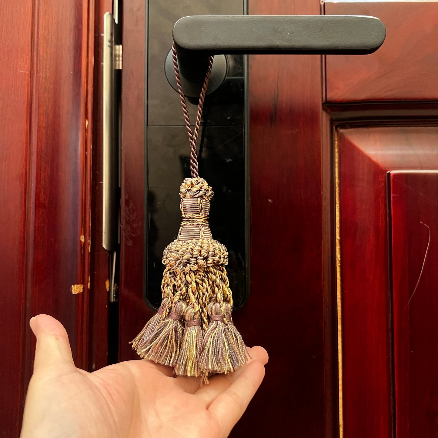 1 Pack Home Decor Tassel 5 x 3 E98327