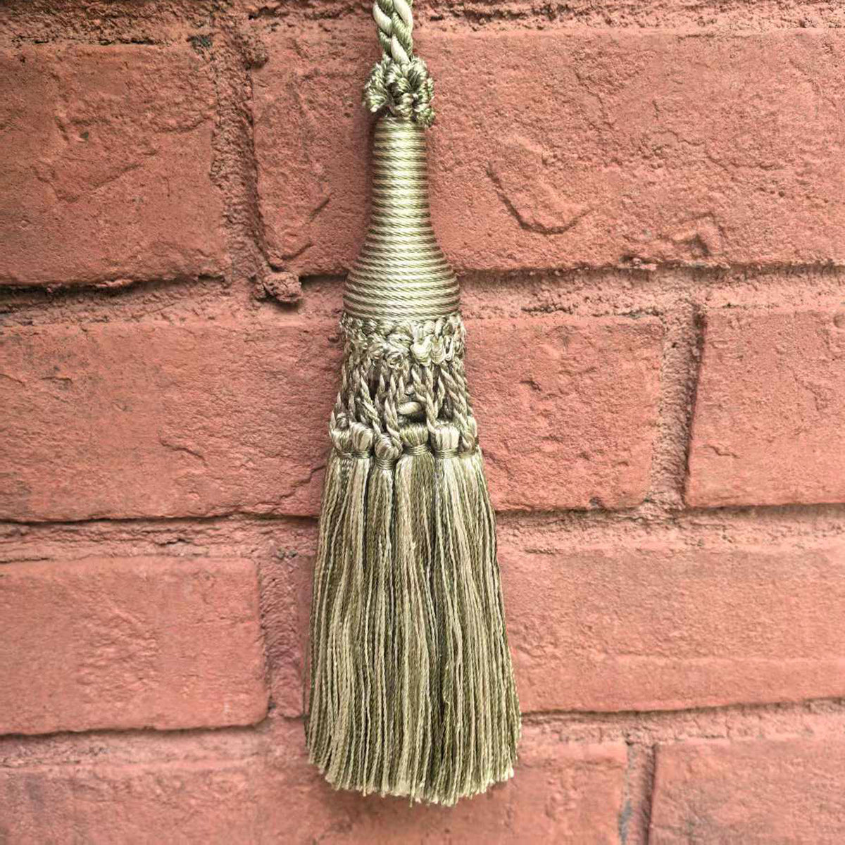 1 Pack Decorative Tassel 7 x 2 E96147
