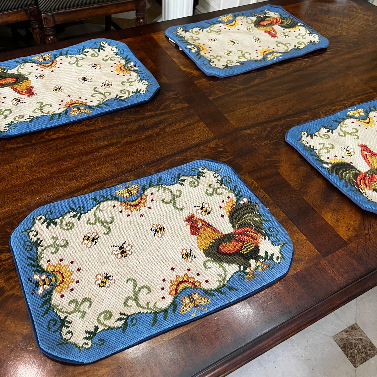 Table Runners & Mats