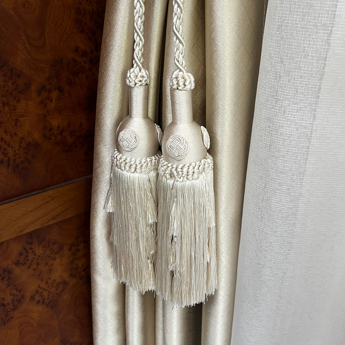2 Pack Decorative Tassel 9 x 2 E3558