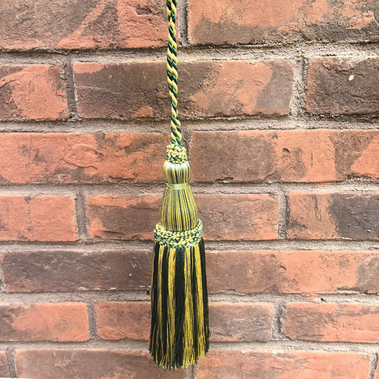 1 Pack Decorative Tassel 9 x 2.5 E9670