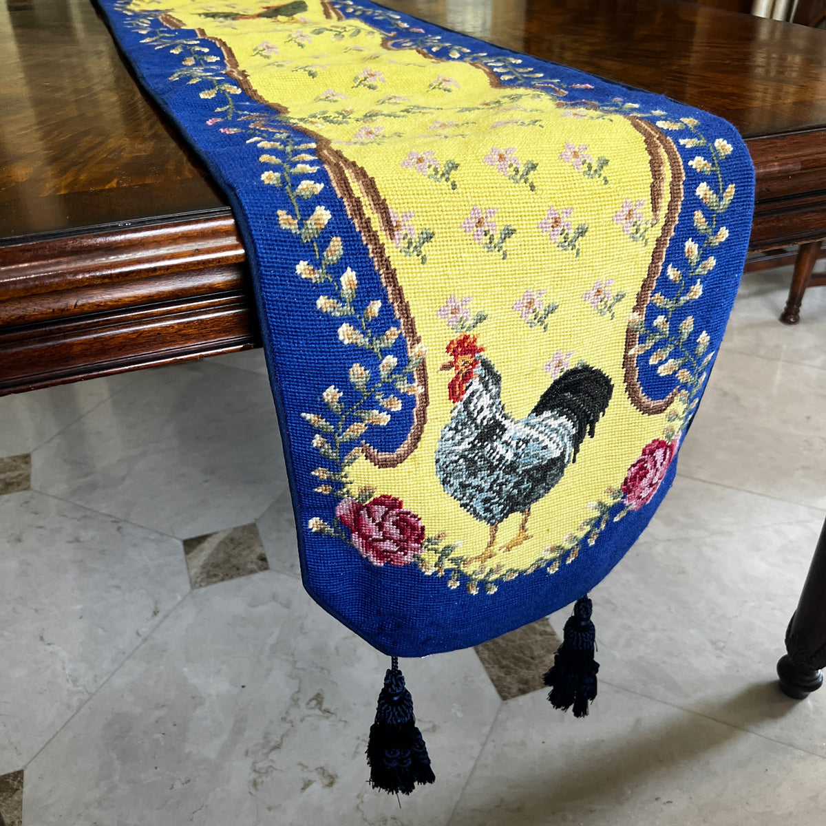 Table Runners & Mats