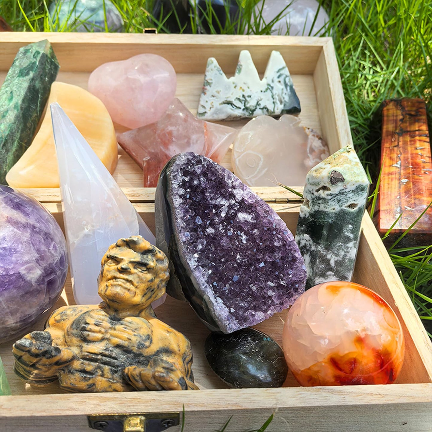 Healing Crystals Stone Mix Set Radom Crystals Bulk for Healing, Reiki, Mysterious Gifts for Women Crystal for Positive Energy Home Decor Tower Sphere Tumbling Nature Rough Stones