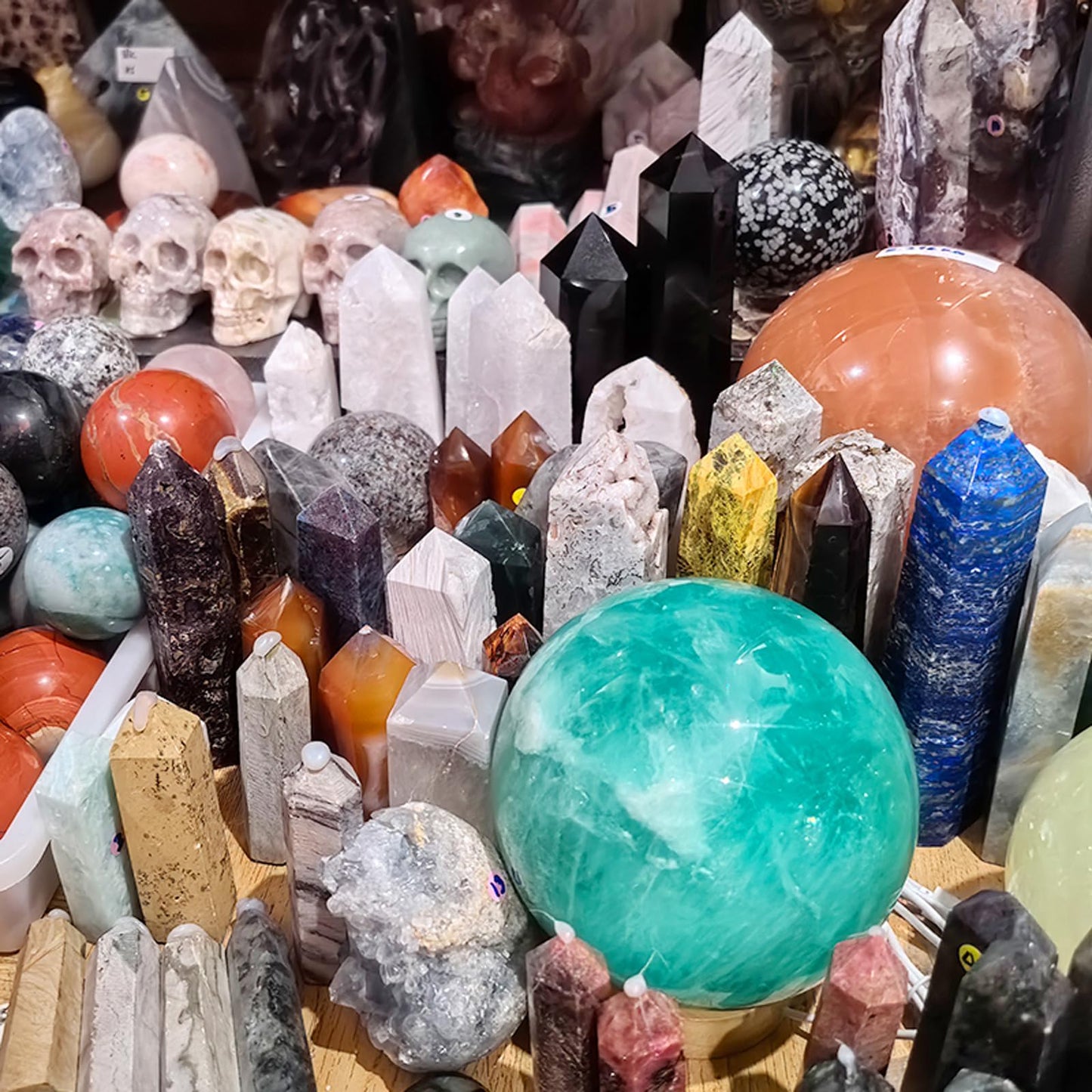 Healing Crystals Stone Mix Set Radom Crystals Bulk for Healing, Reiki, Mysterious Gifts for Women Crystal for Positive Energy Home Decor Tower Sphere Tumbling Nature Rough Stones